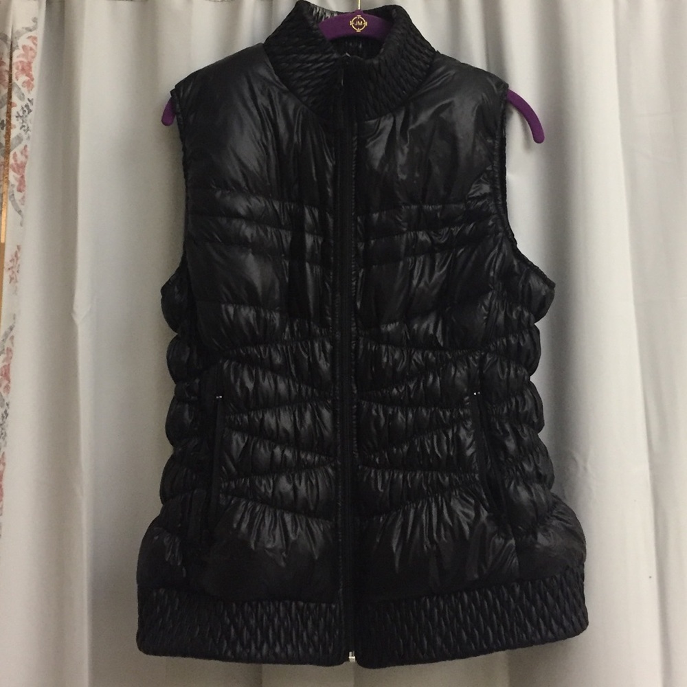 3/$25 Black reversible down vest